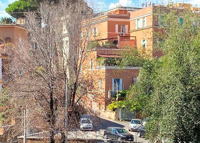 Trastevere For You... 3 Bedrooms Рим