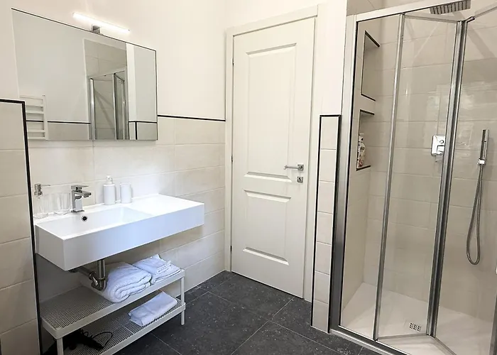 Trastevere For You... 3 Bedrooms Рим