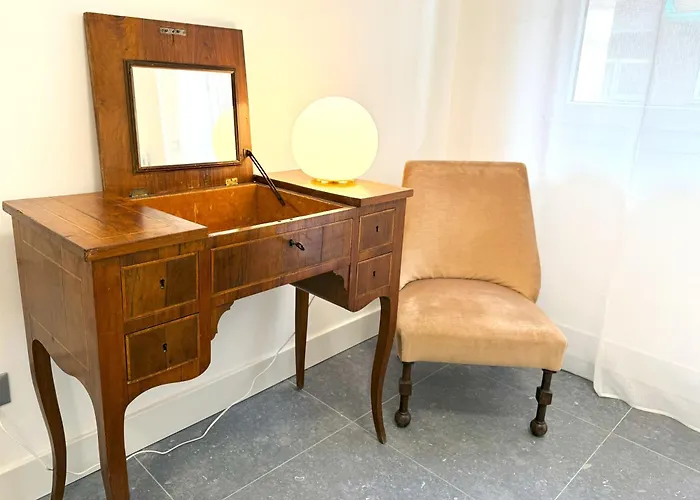 Trastevere For You... 3 Bedrooms Рим
